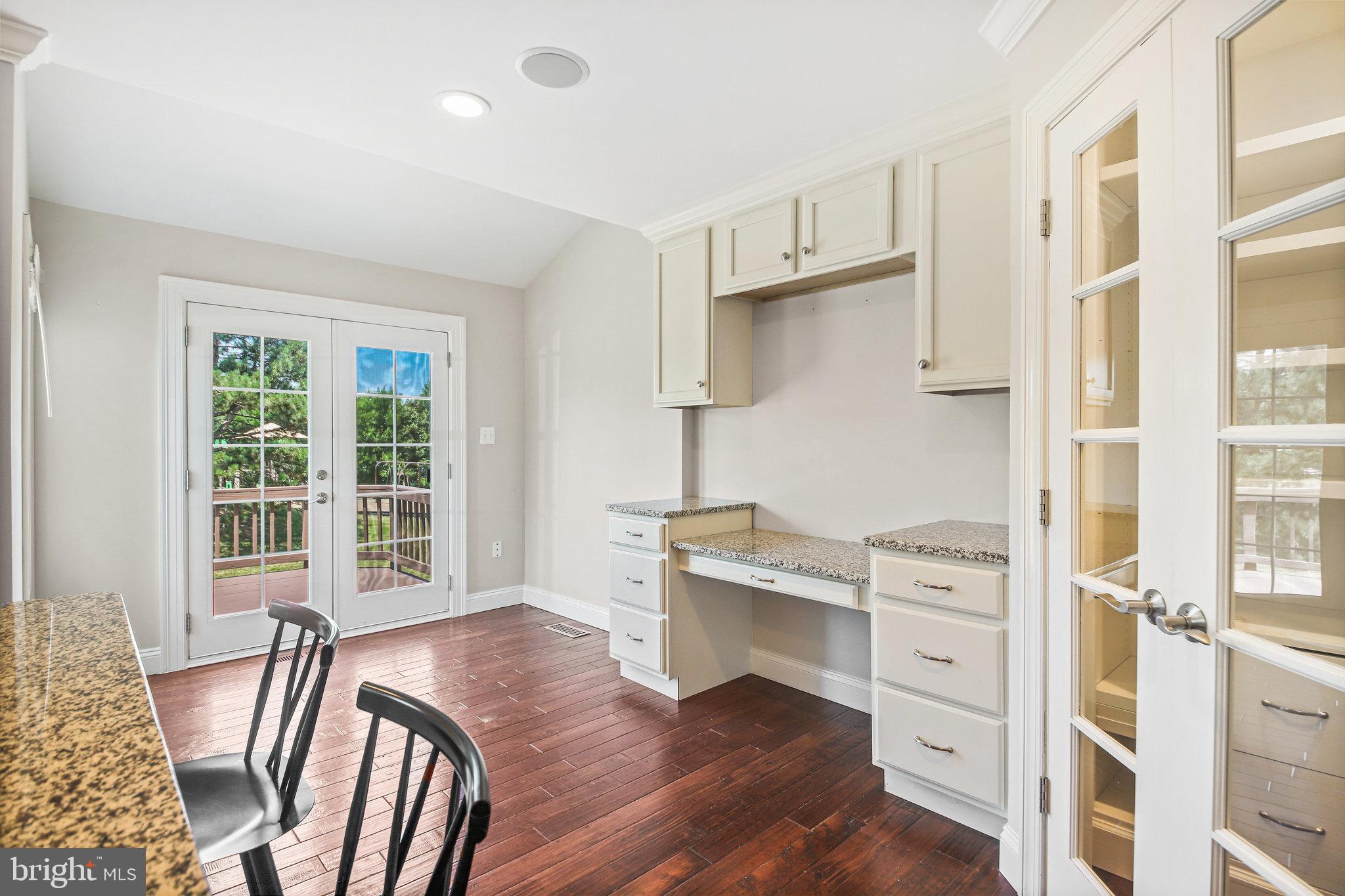 ASHBURN VILLAGE - Residential