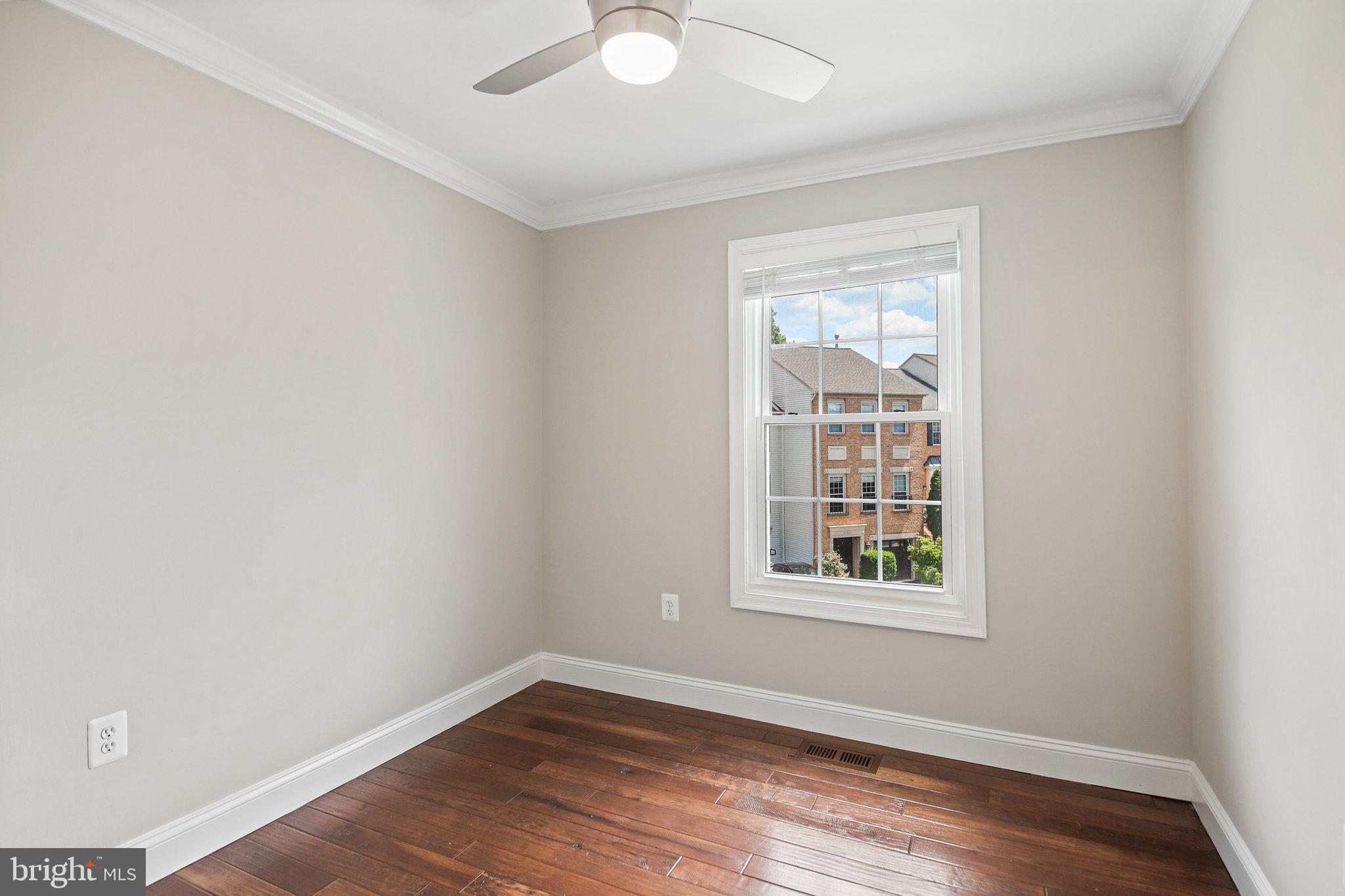 ASHBURN VILLAGE - Residential