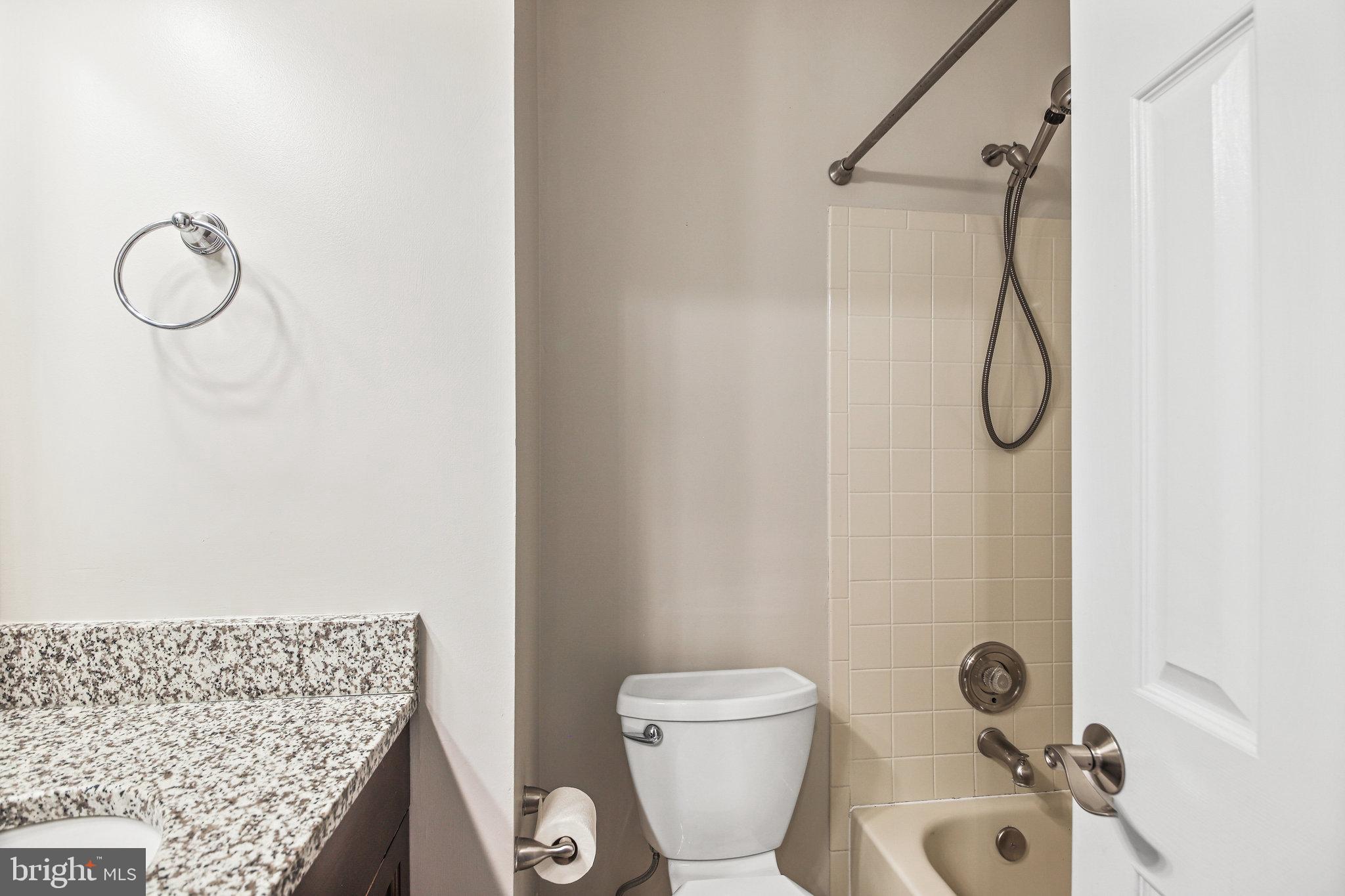 ASHBURN VILLAGE - Residential