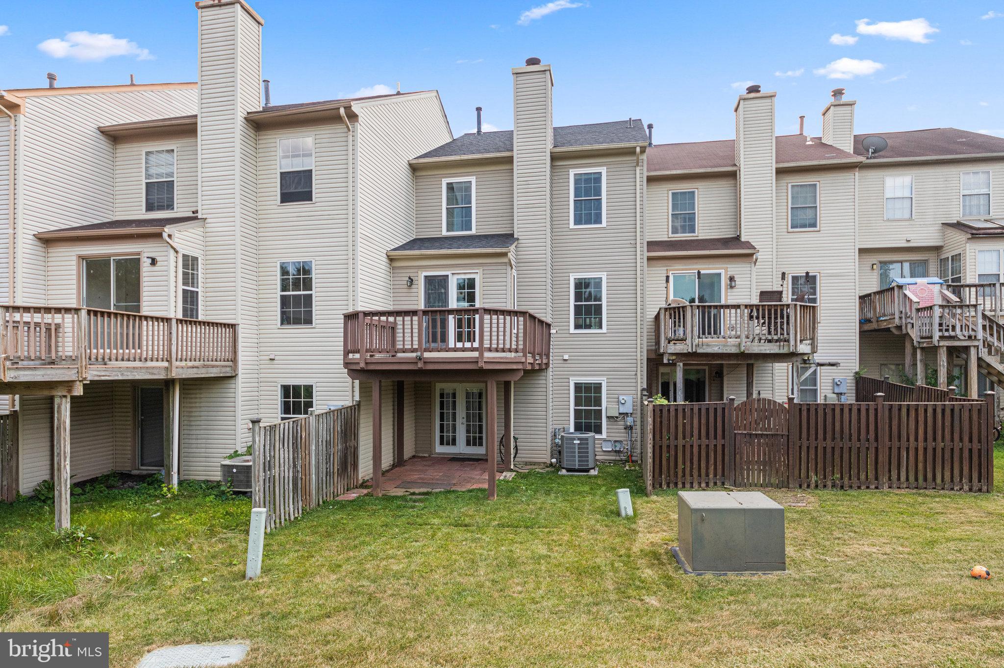 ASHBURN VILLAGE - Residential