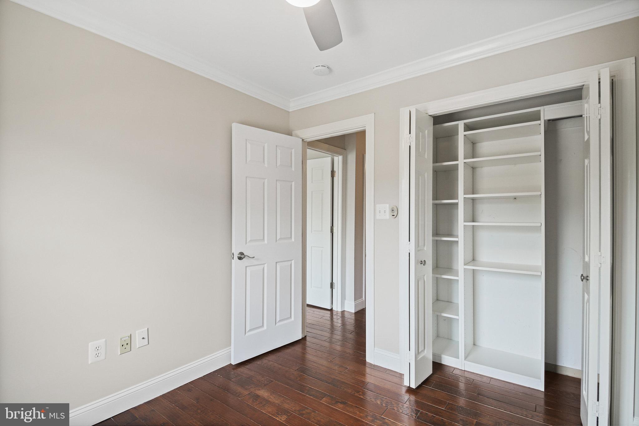 ASHBURN VILLAGE - Residential