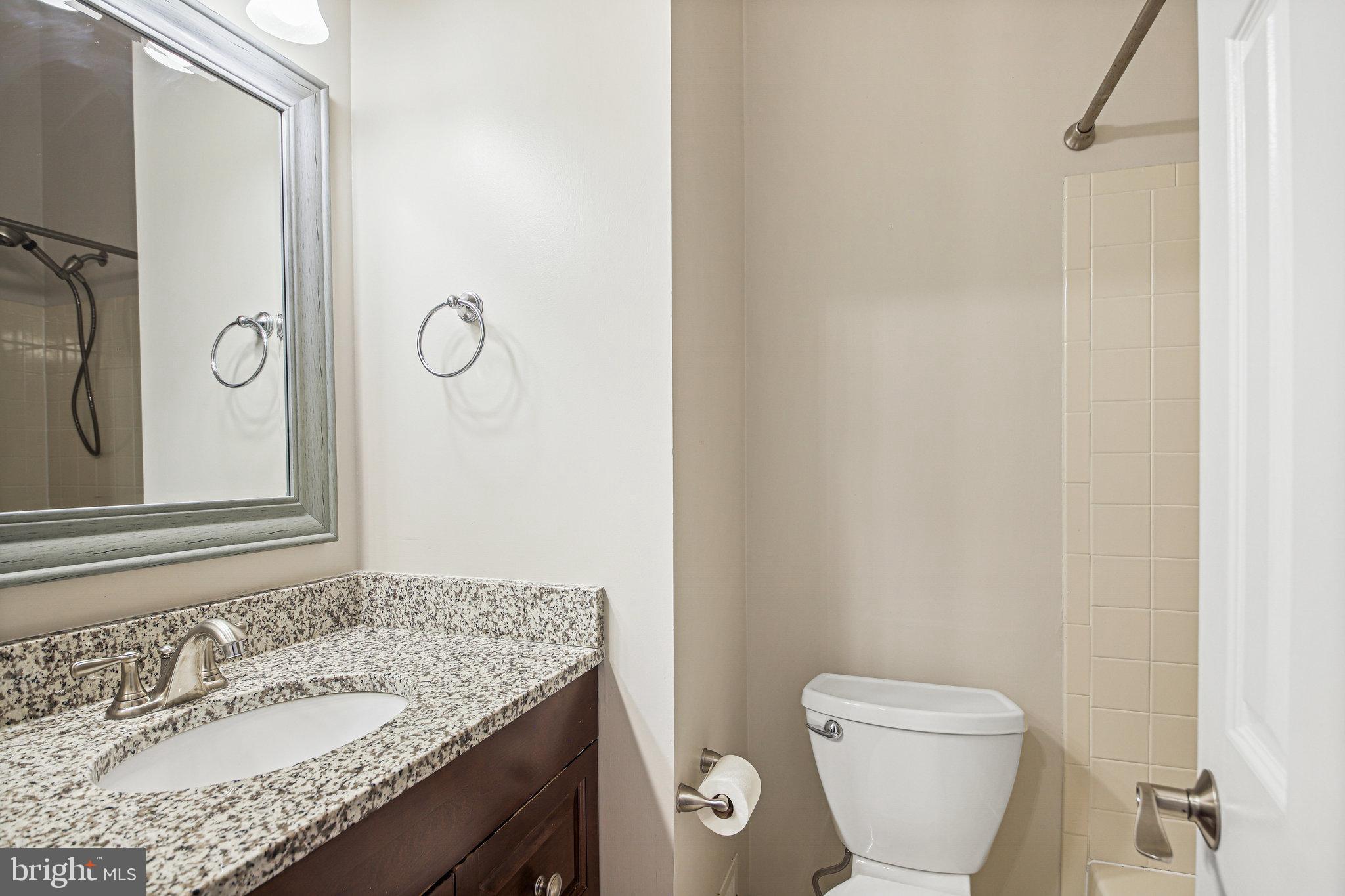 ASHBURN VILLAGE - Residential