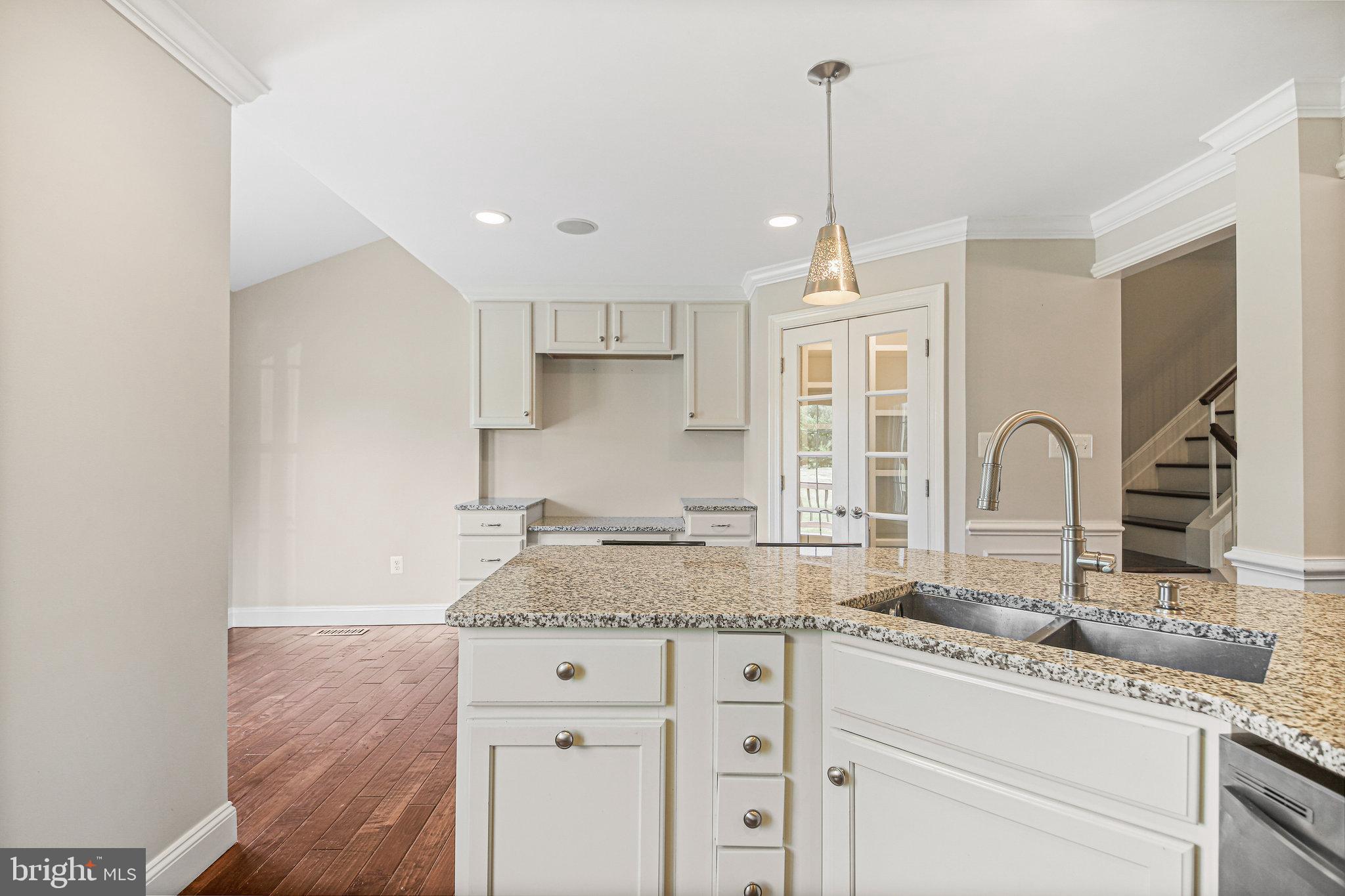 ASHBURN VILLAGE - Residential