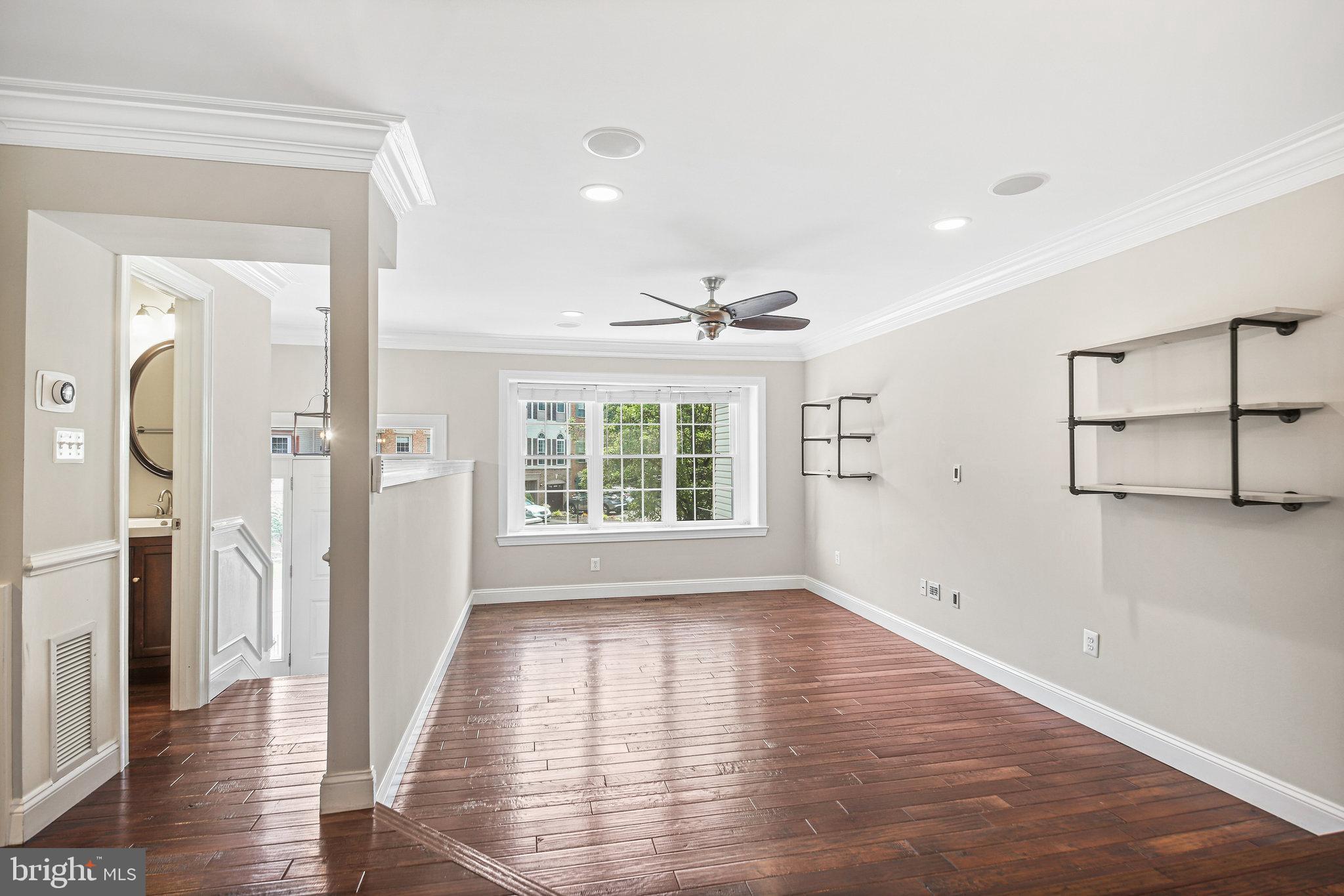 ASHBURN VILLAGE - Residential