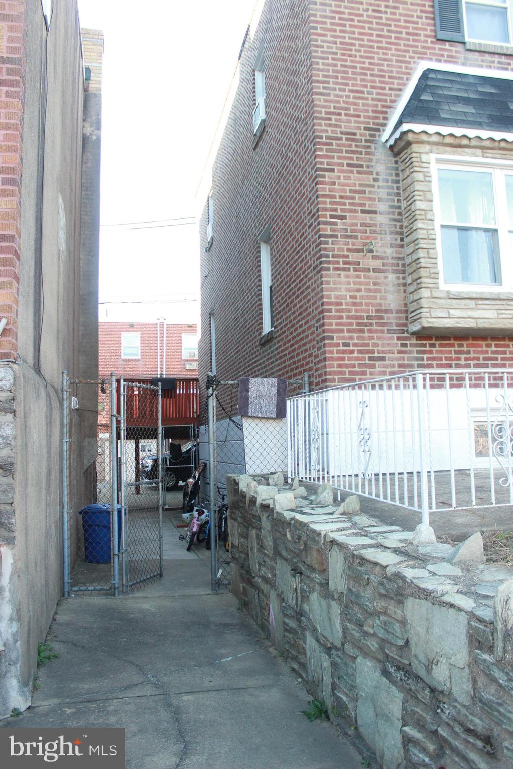5828 AKRON STREET