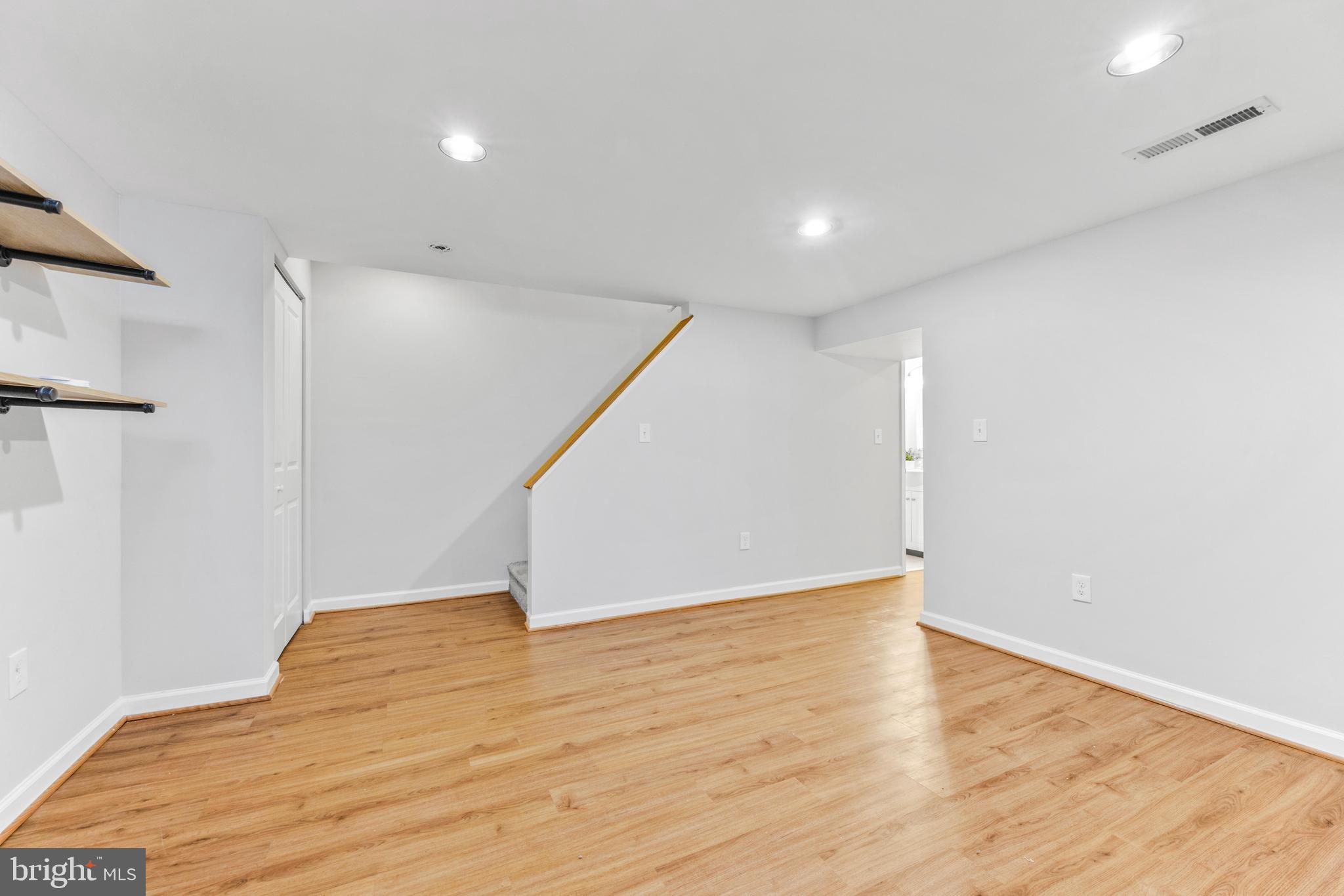 KNETTISHALL - Residential