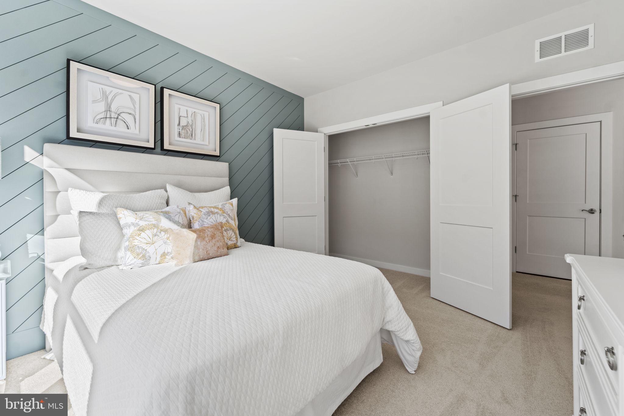 ASHBURN STATION - Residential