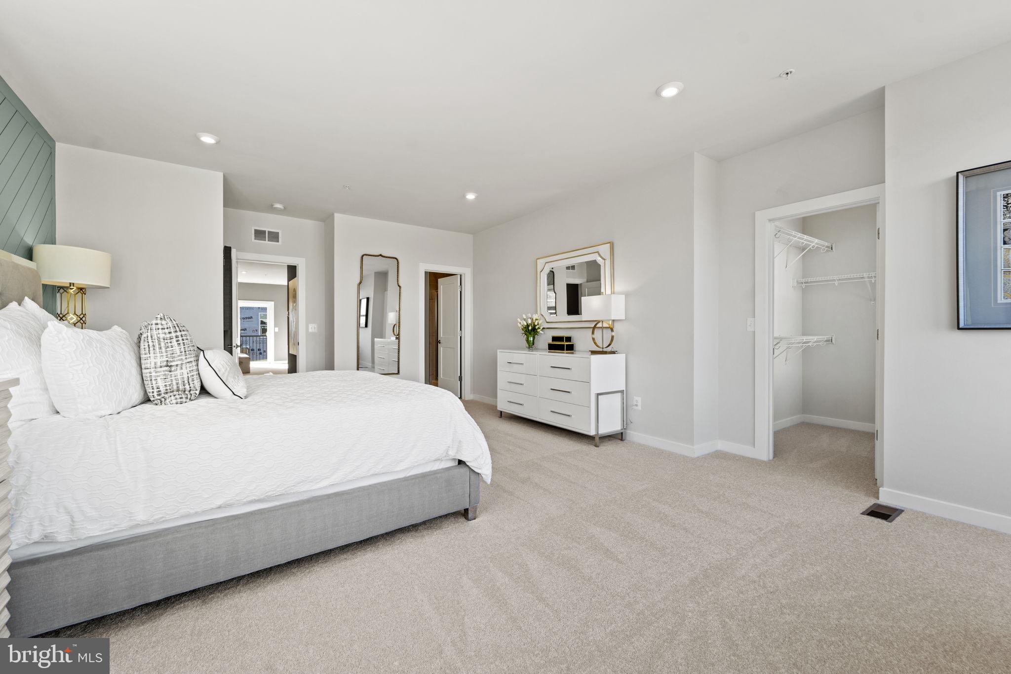 ASHBURN STATION - Residential