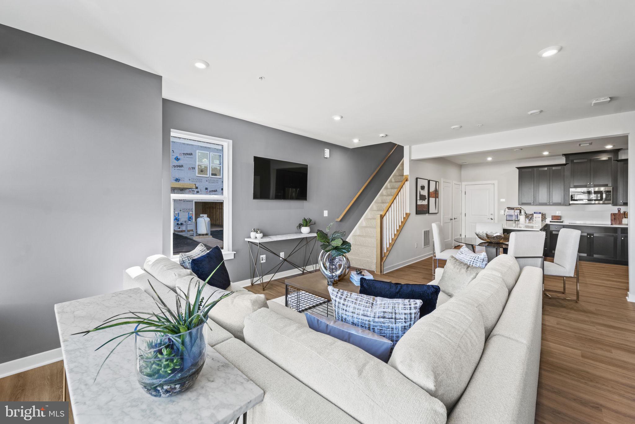 ASHBURN STATION - Residential