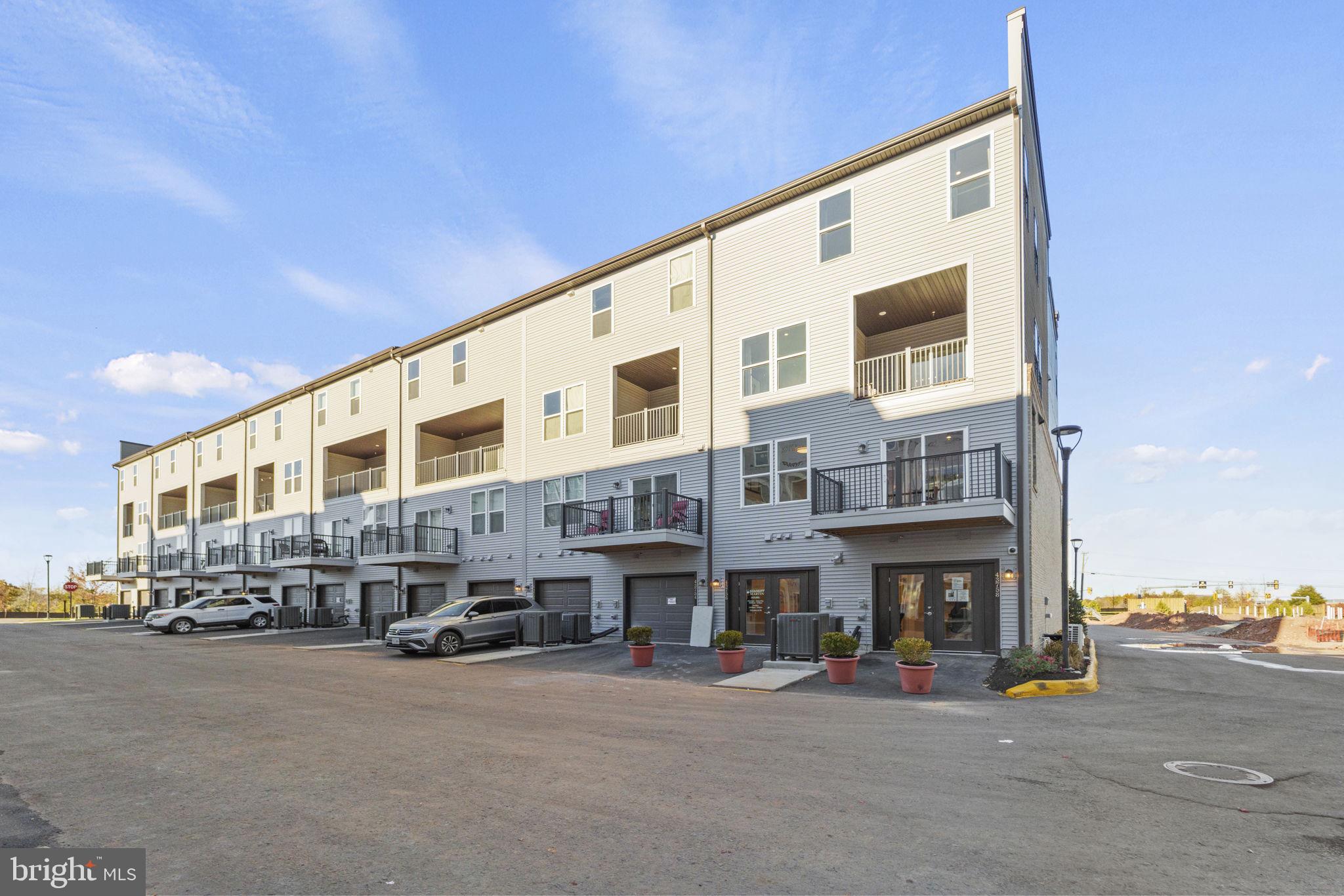 ASHBURN STATION - Residential