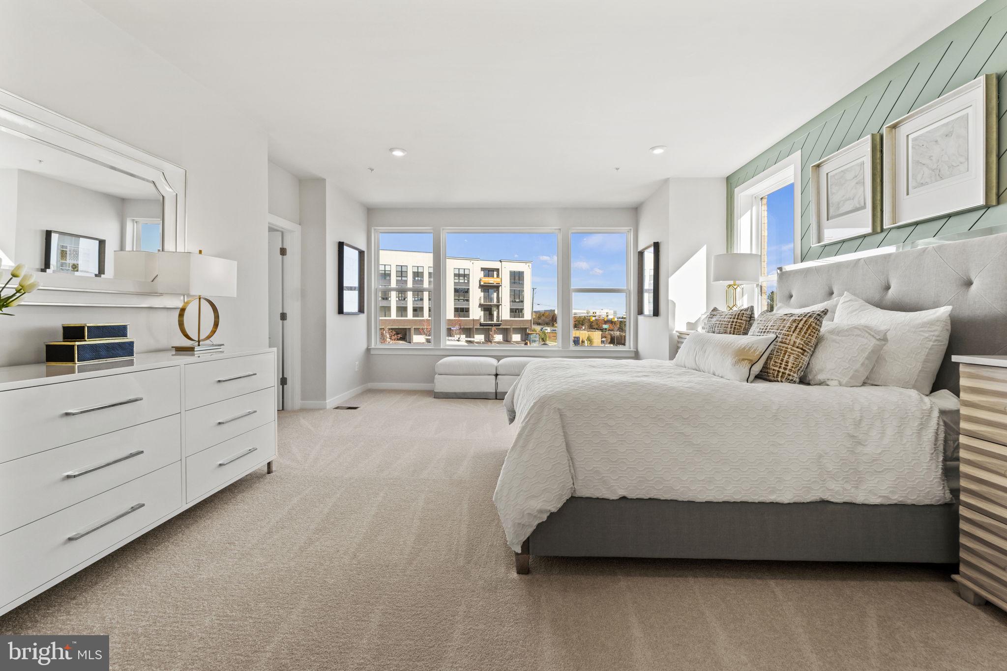 ASHBURN STATION - Residential