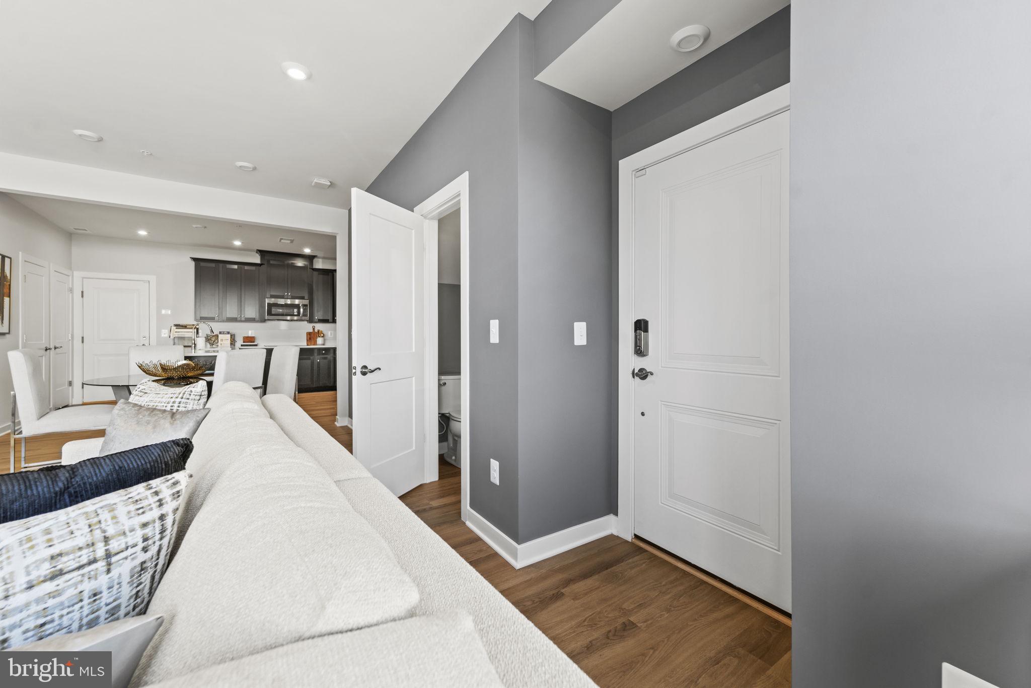 ASHBURN STATION - Residential