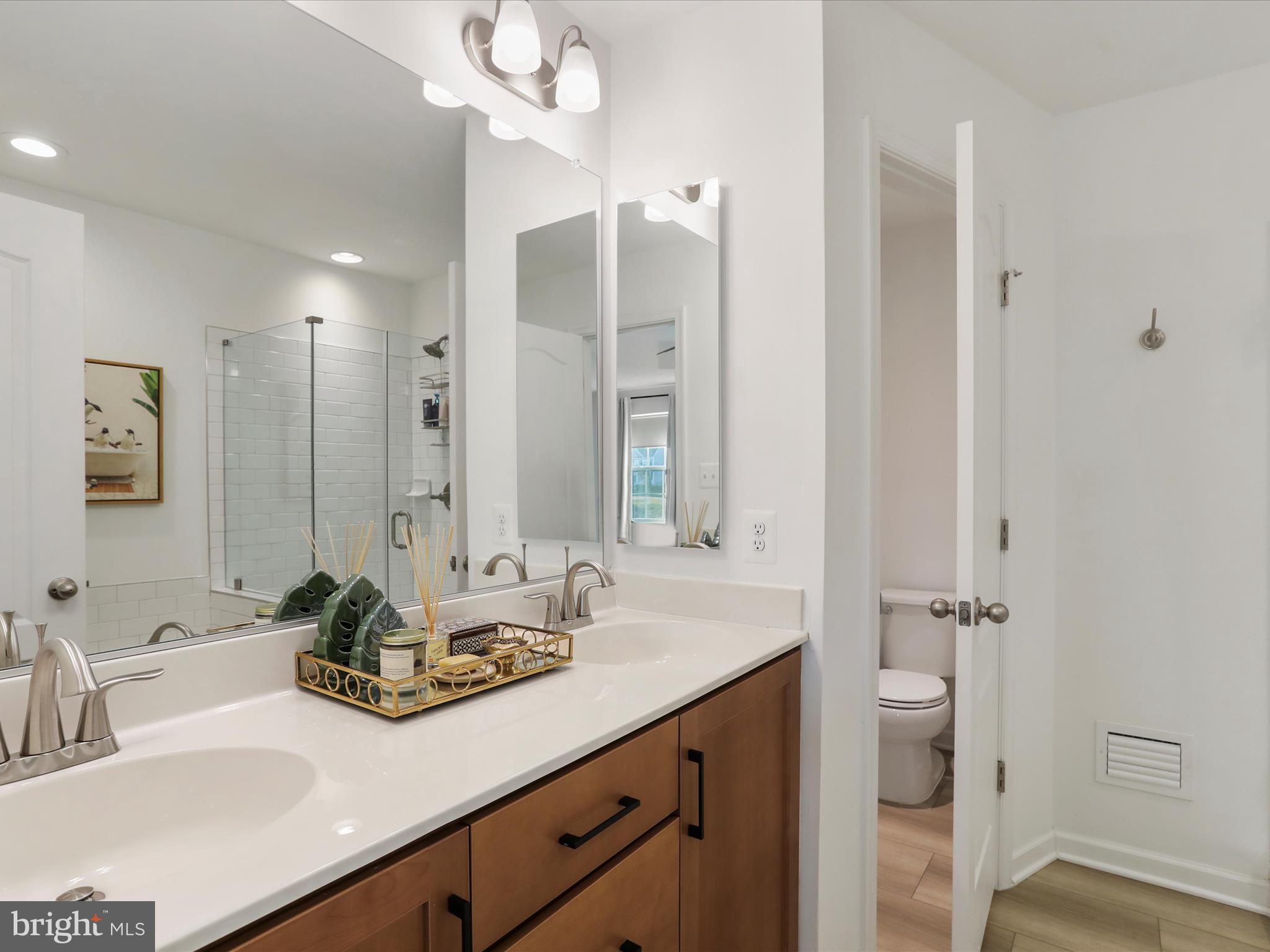 MCCAULEY CROSSING - Residential