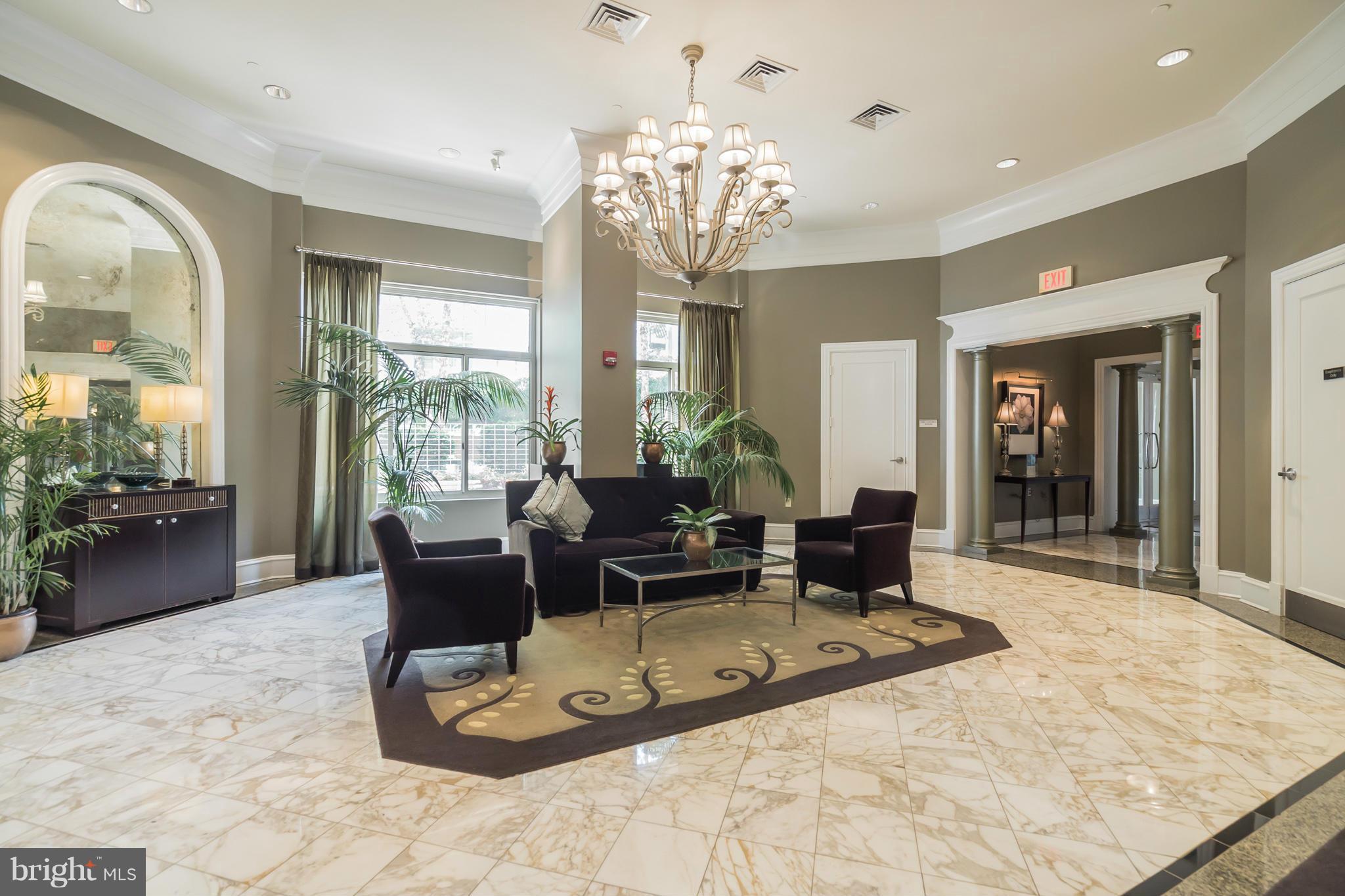 851 N GLEBE ROAD 211