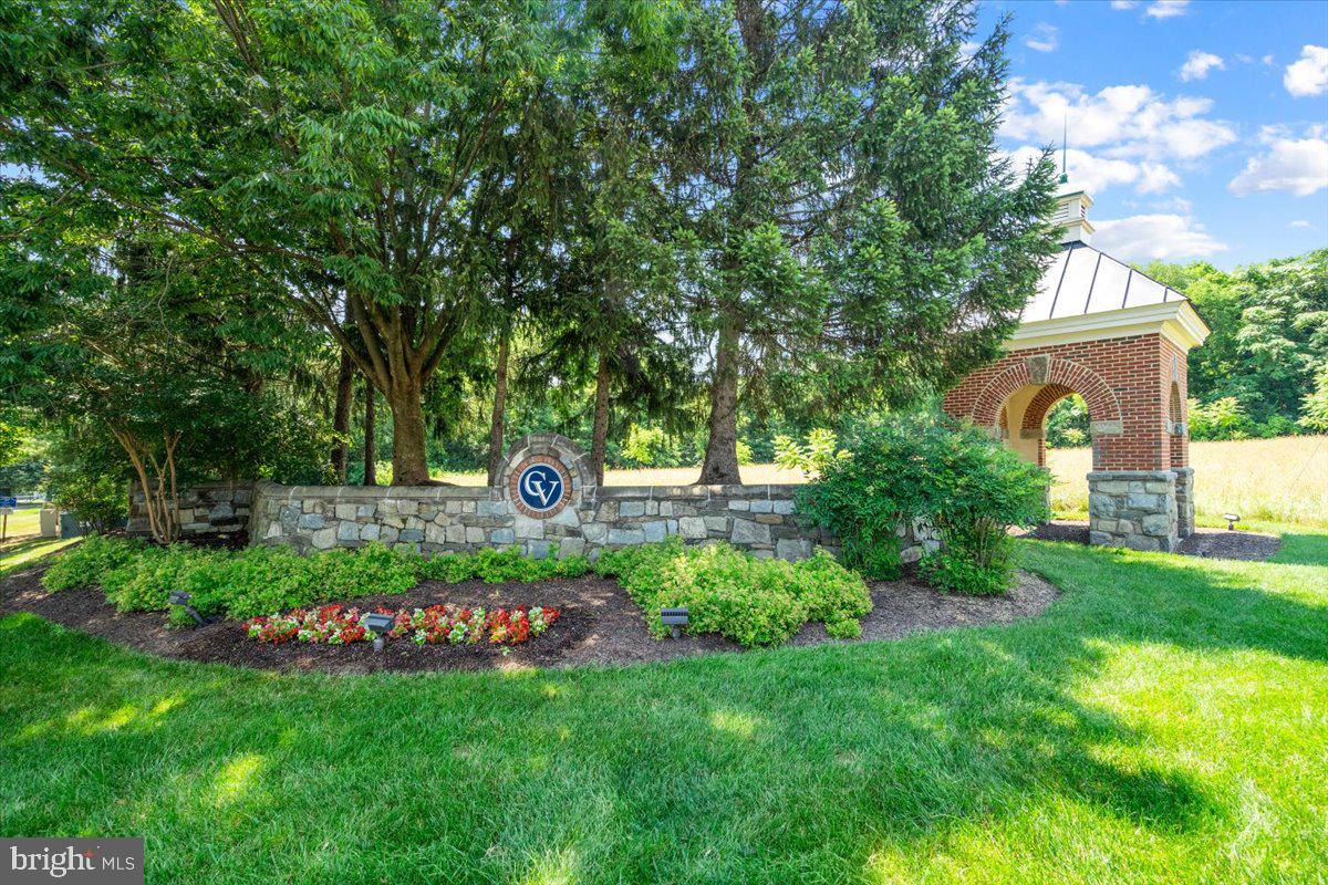 COMPTON VILLAGE - Residential