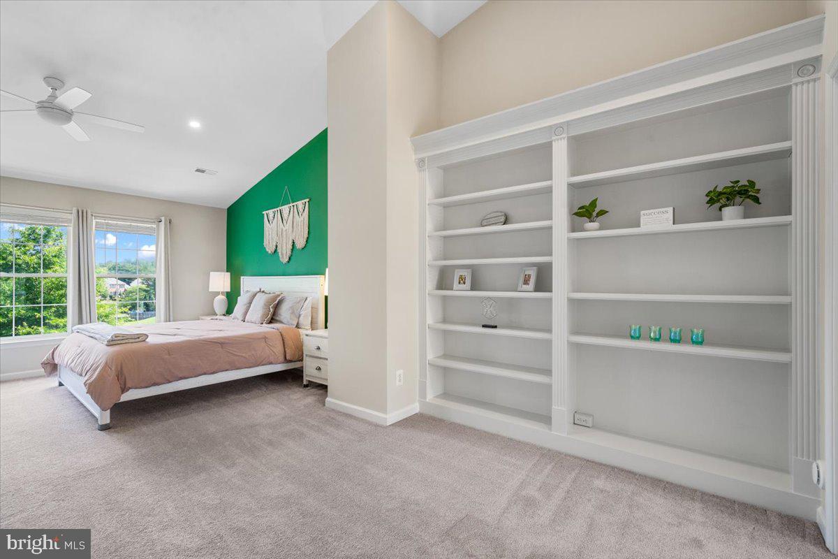 COMPTON VILLAGE - Residential