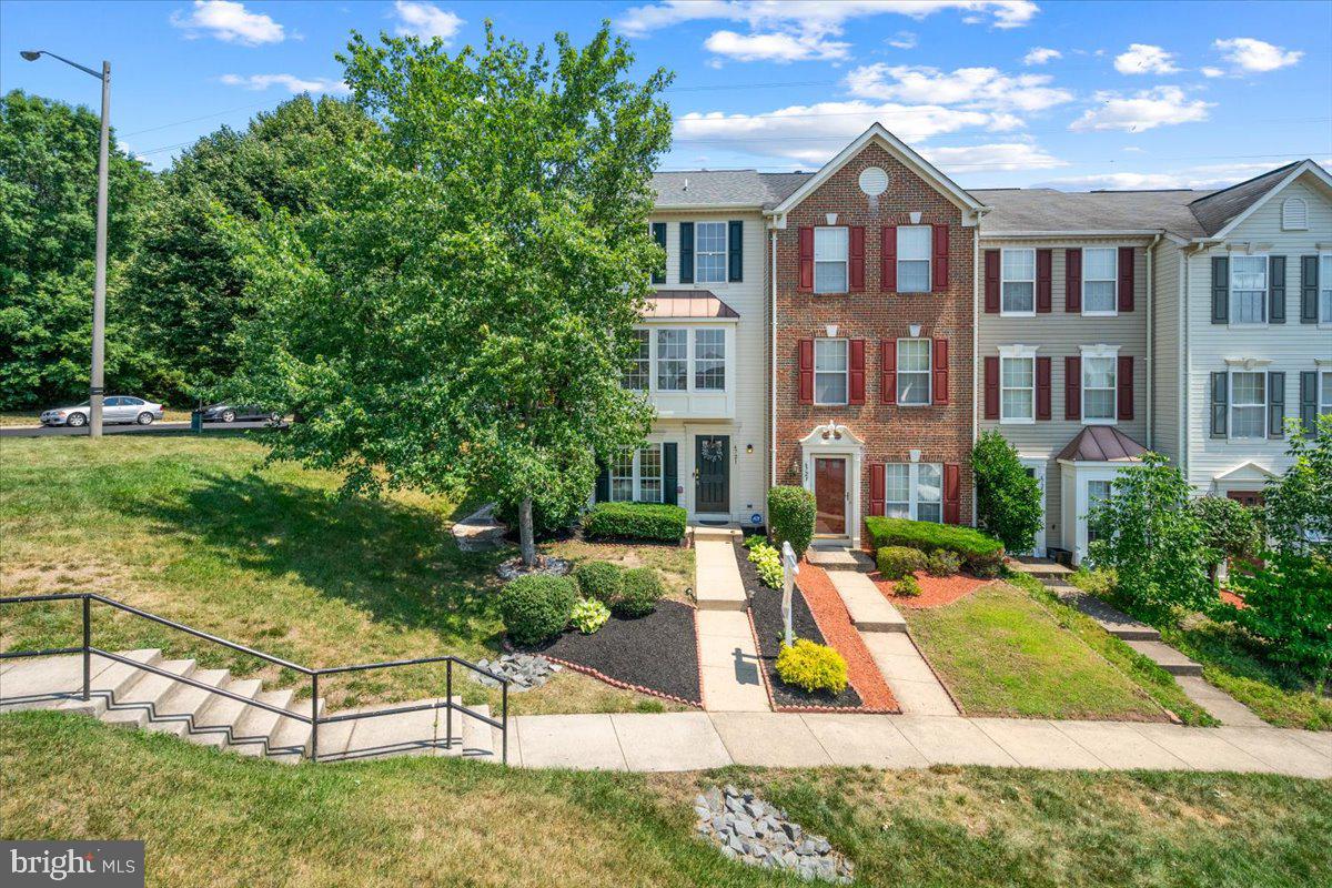 COMPTON VILLAGE - Residential