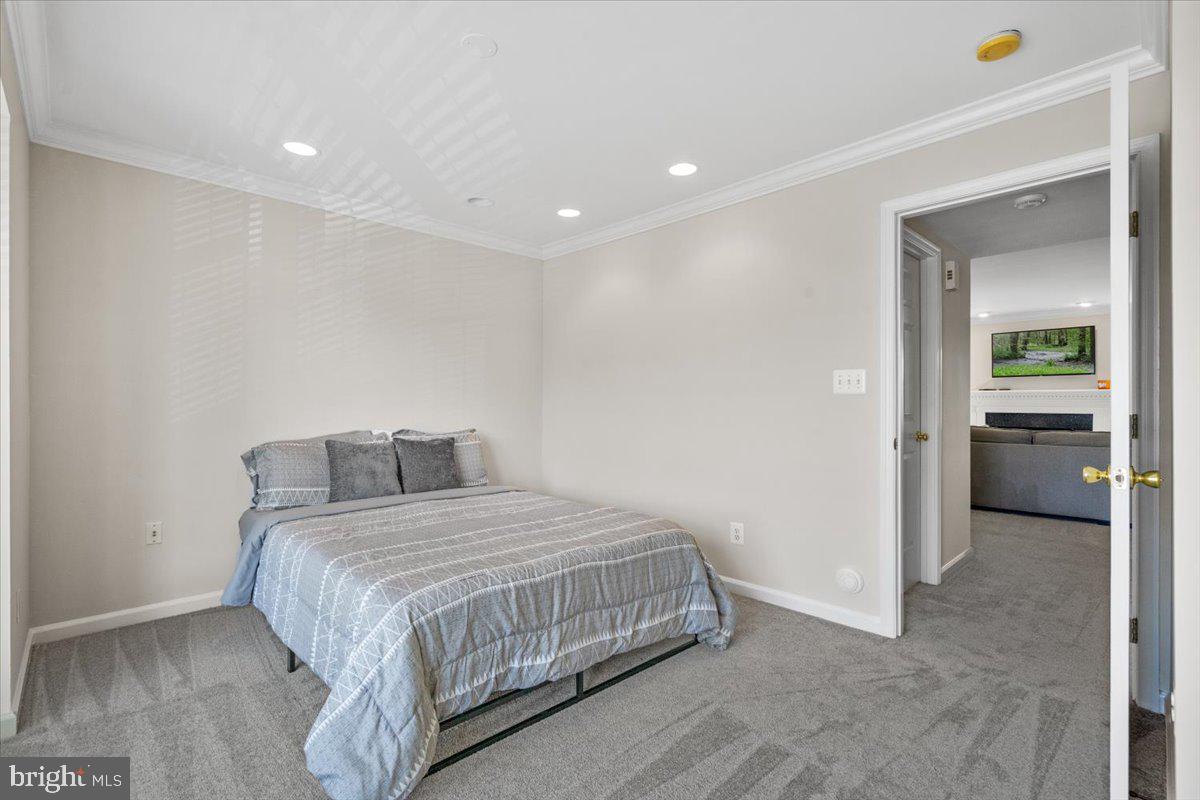 COMPTON VILLAGE - Residential