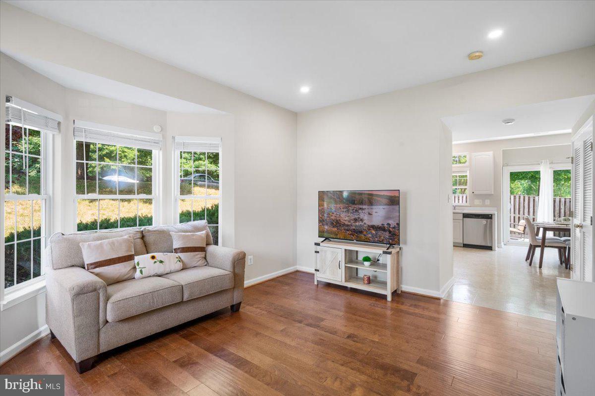 COMPTON VILLAGE - Residential