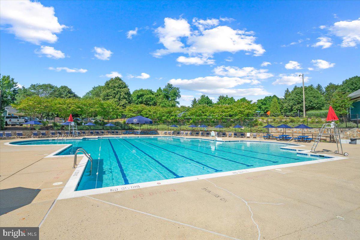 COMPTON VILLAGE - Residential