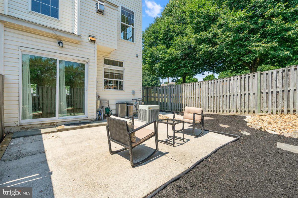 COMPTON VILLAGE - Residential