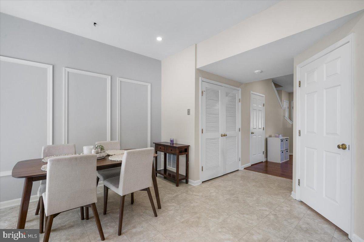 COMPTON VILLAGE - Residential