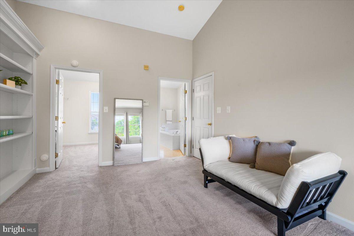 COMPTON VILLAGE - Residential