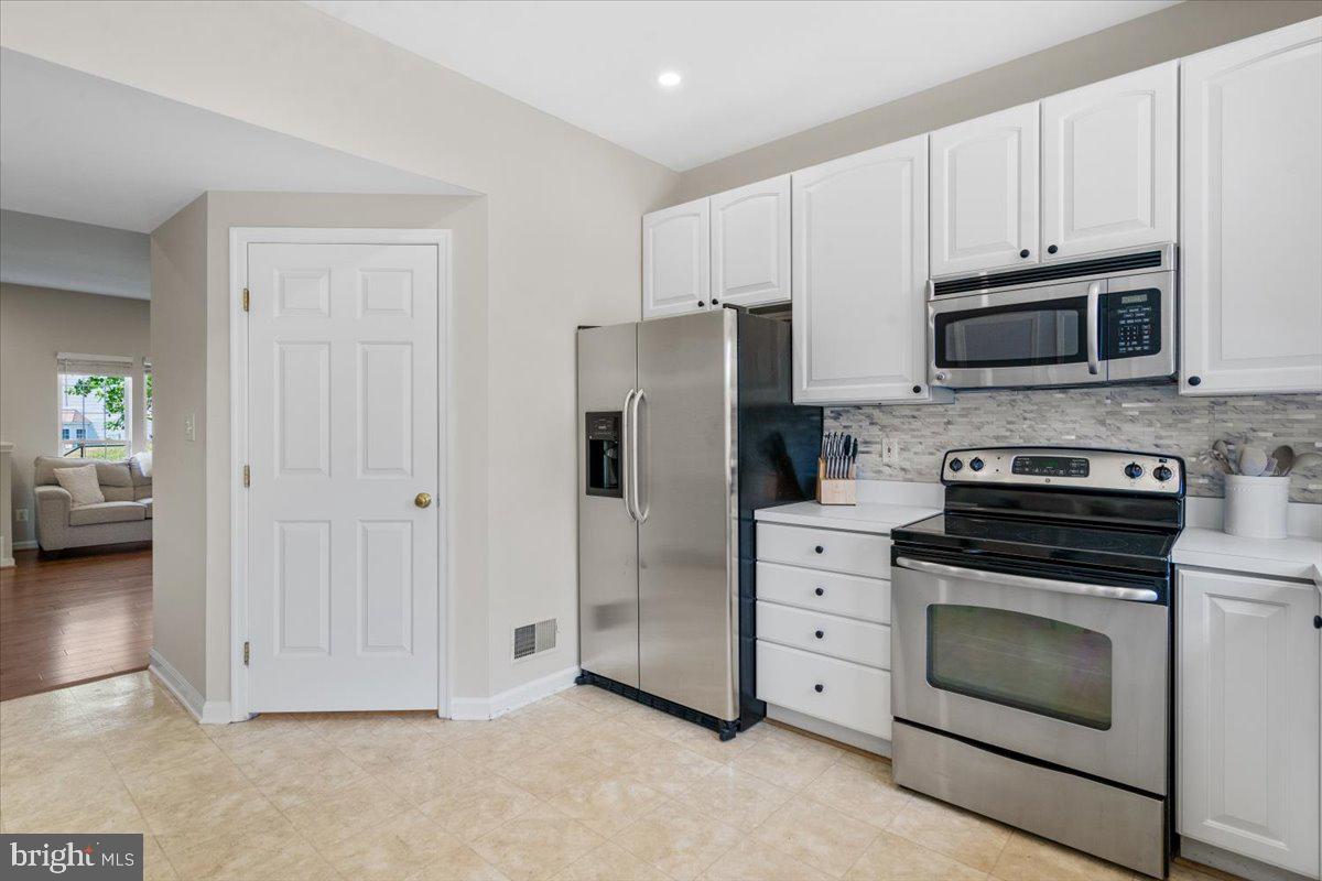 COMPTON VILLAGE - Residential