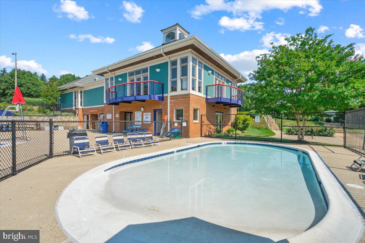 COMPTON VILLAGE - Residential