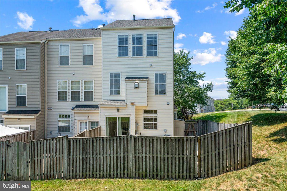 COMPTON VILLAGE - Residential