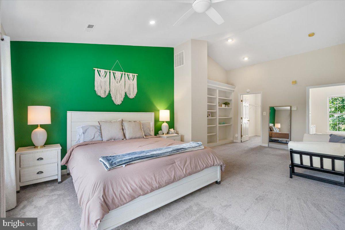 COMPTON VILLAGE - Residential