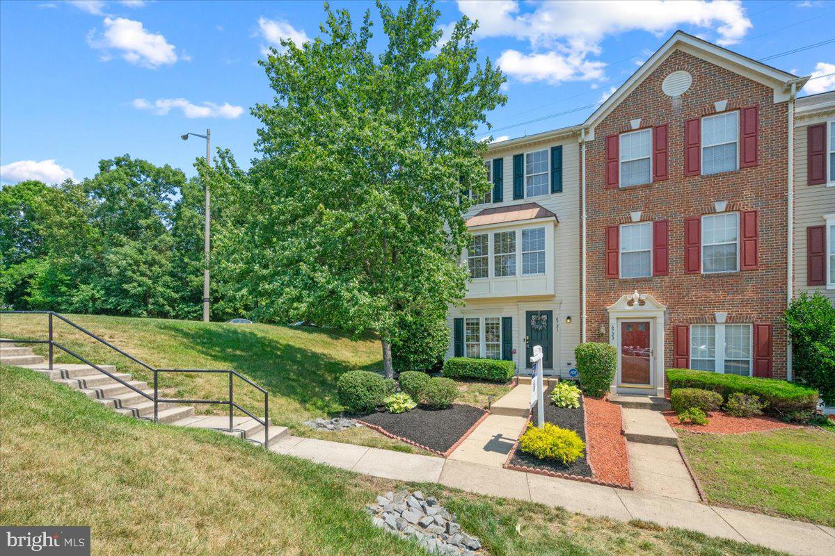 COMPTON VILLAGE - Residential