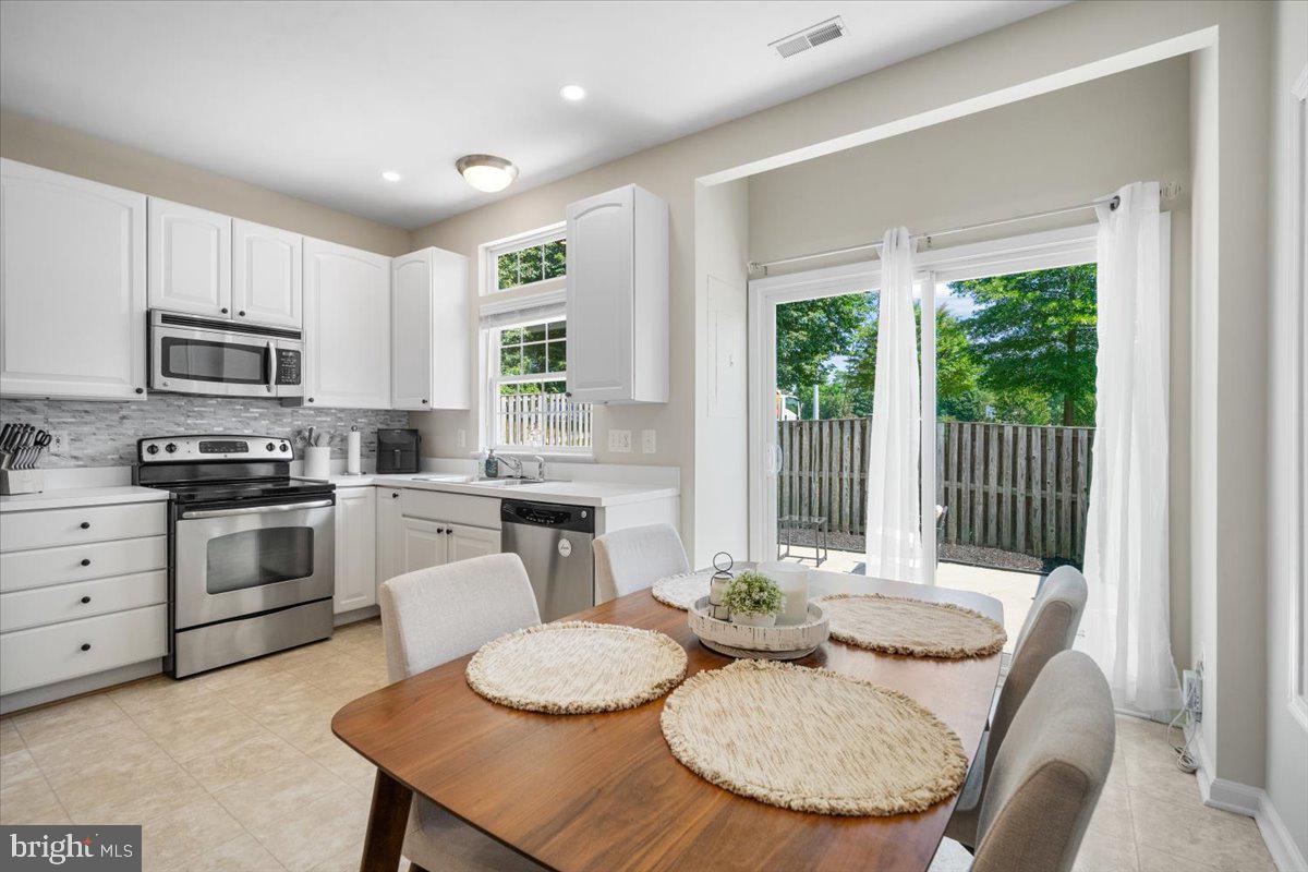 COMPTON VILLAGE - Residential