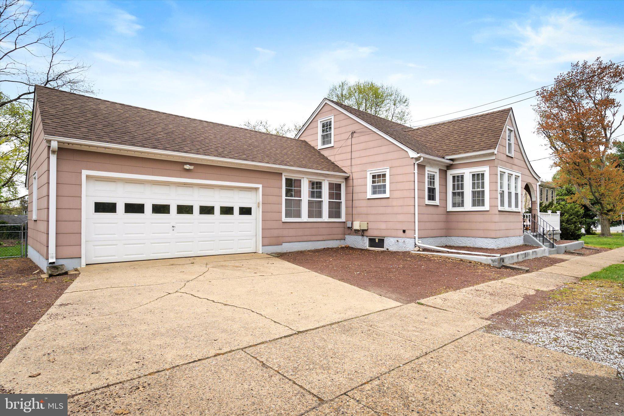 2734 QUAKERBRIDGE ROAD