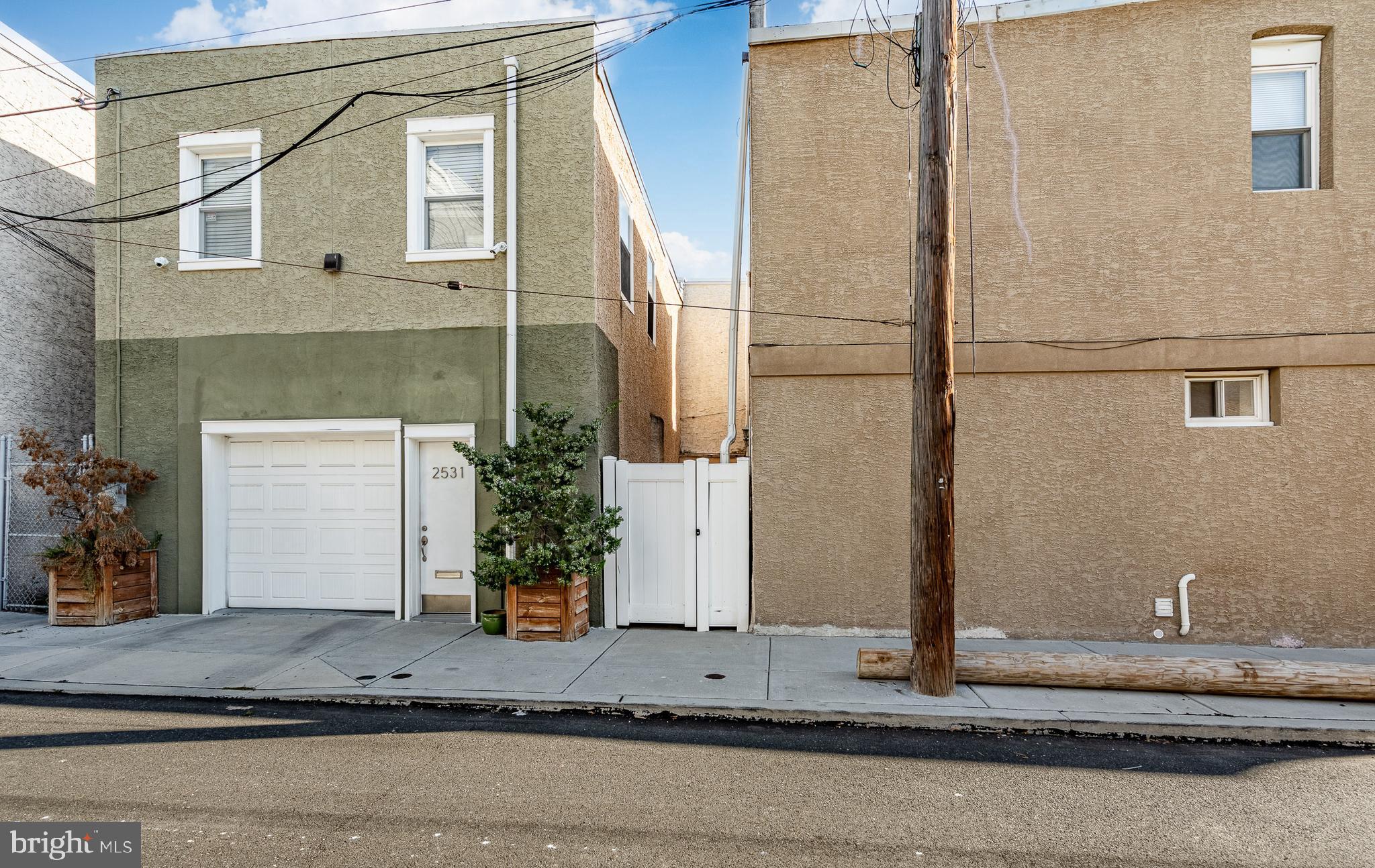 2624 ALMOND STREET
