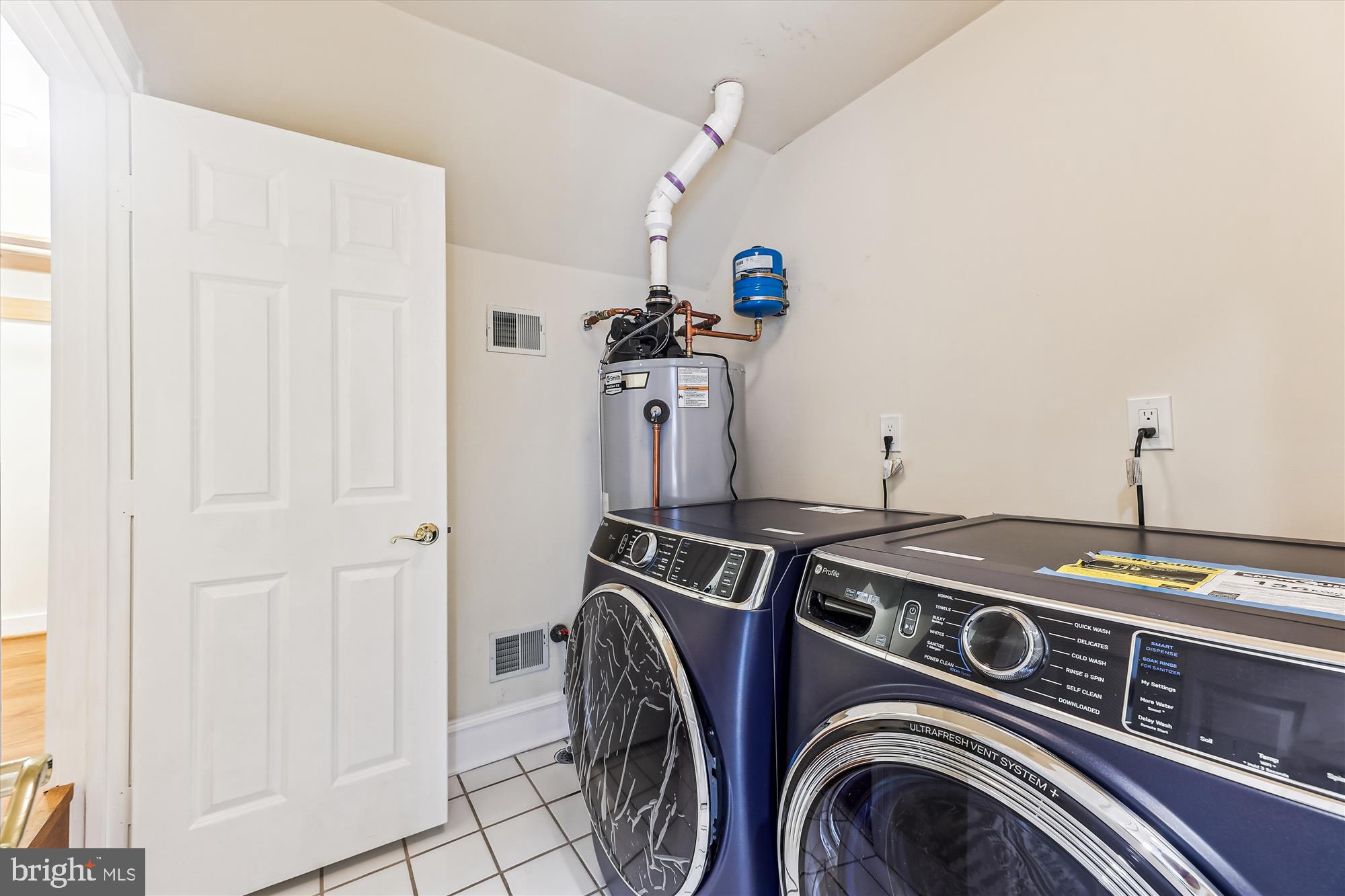 OLD TOWN ALEXANDRIA - Residential Lease