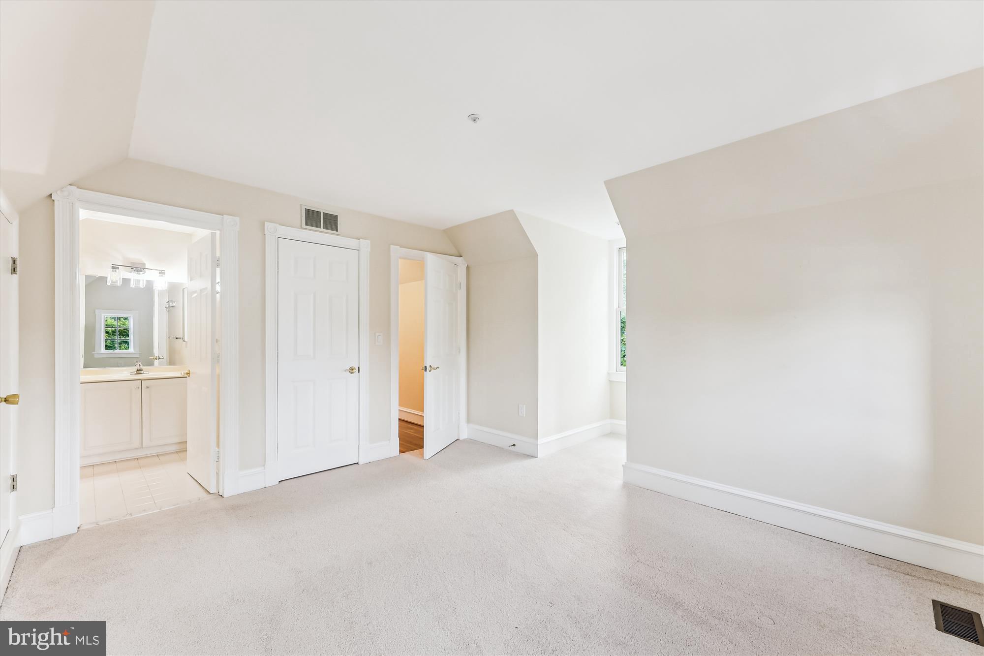 OLD TOWN ALEXANDRIA - Residential Lease