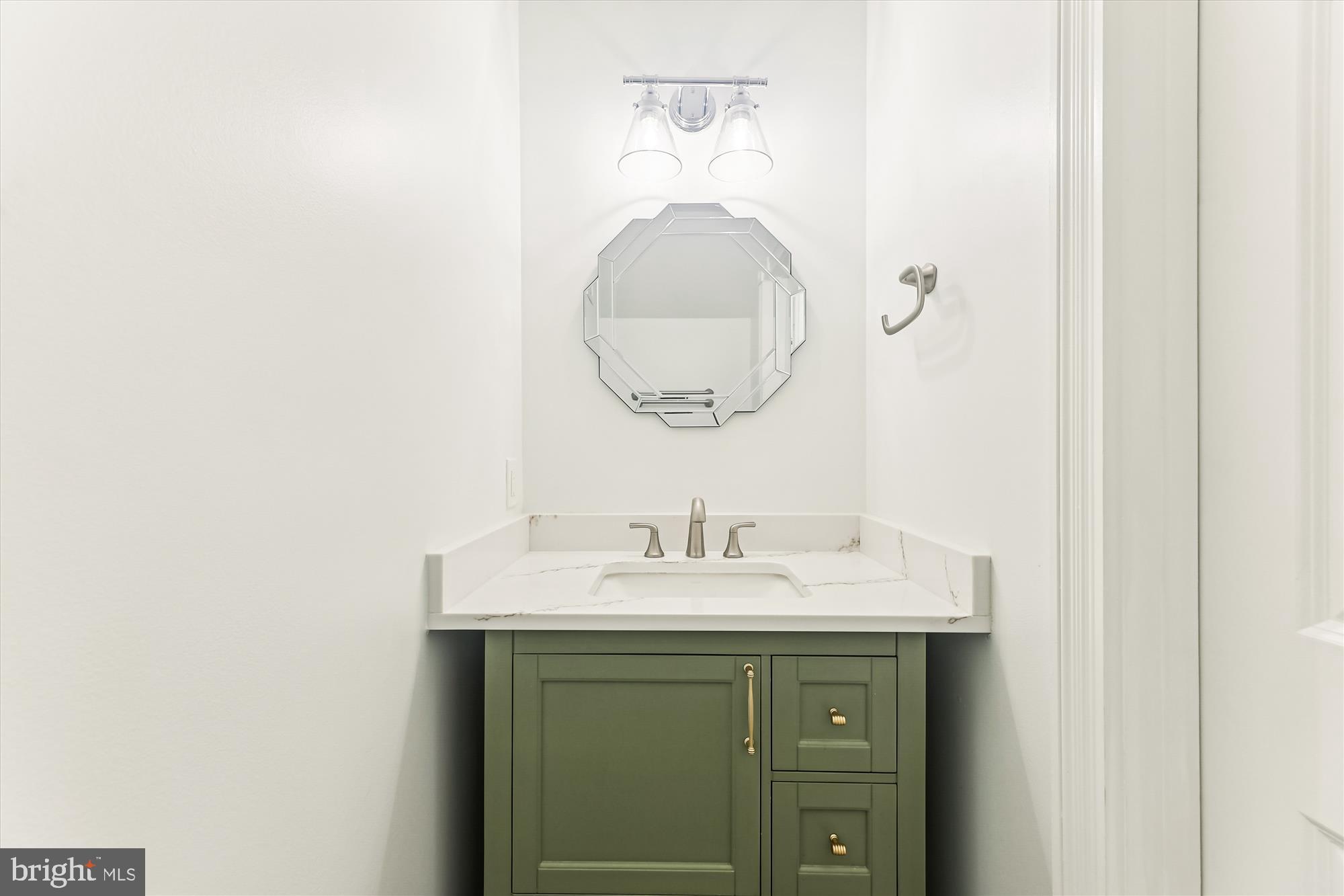 OLD TOWN ALEXANDRIA - Residential Lease