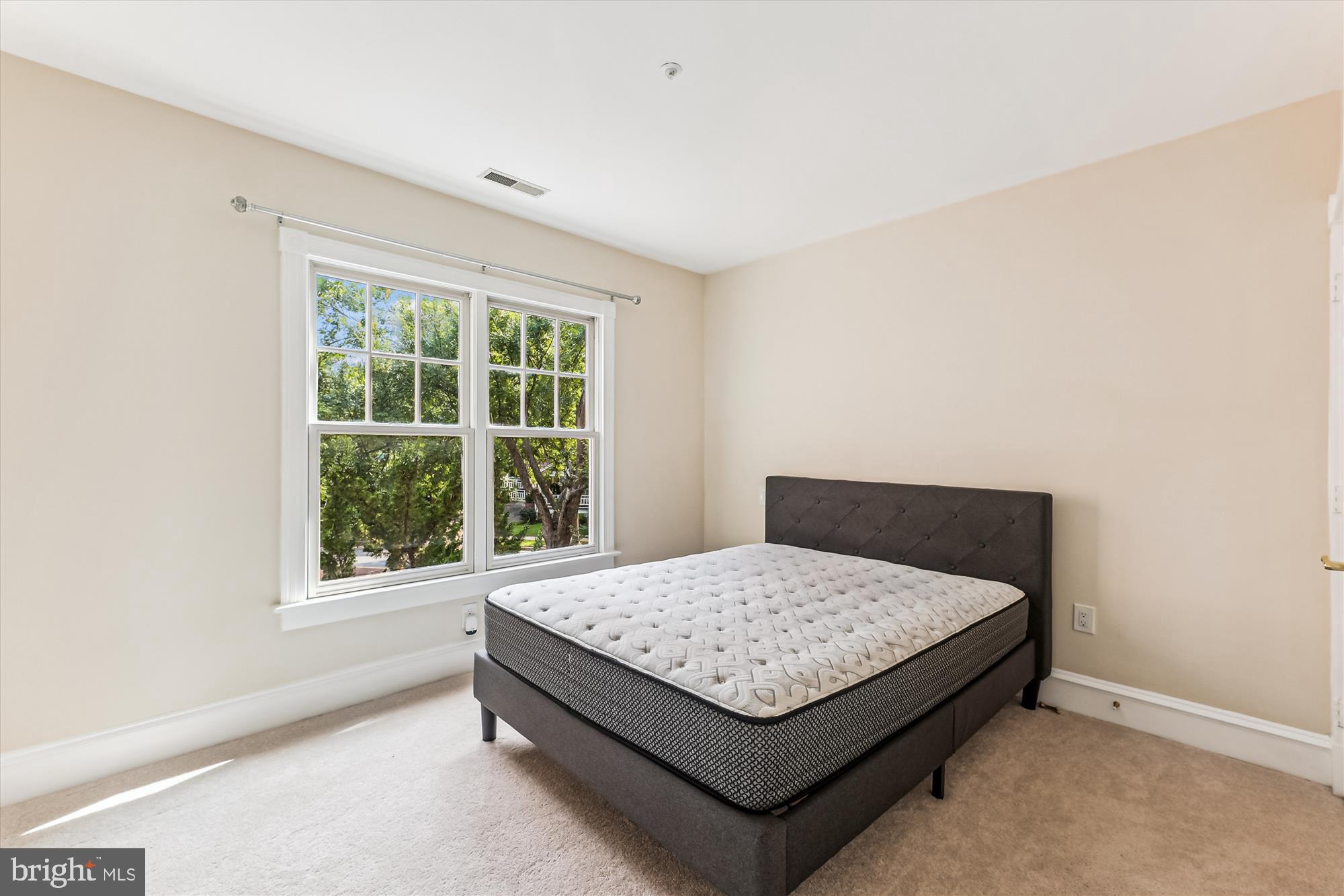 OLD TOWN ALEXANDRIA - Residential Lease