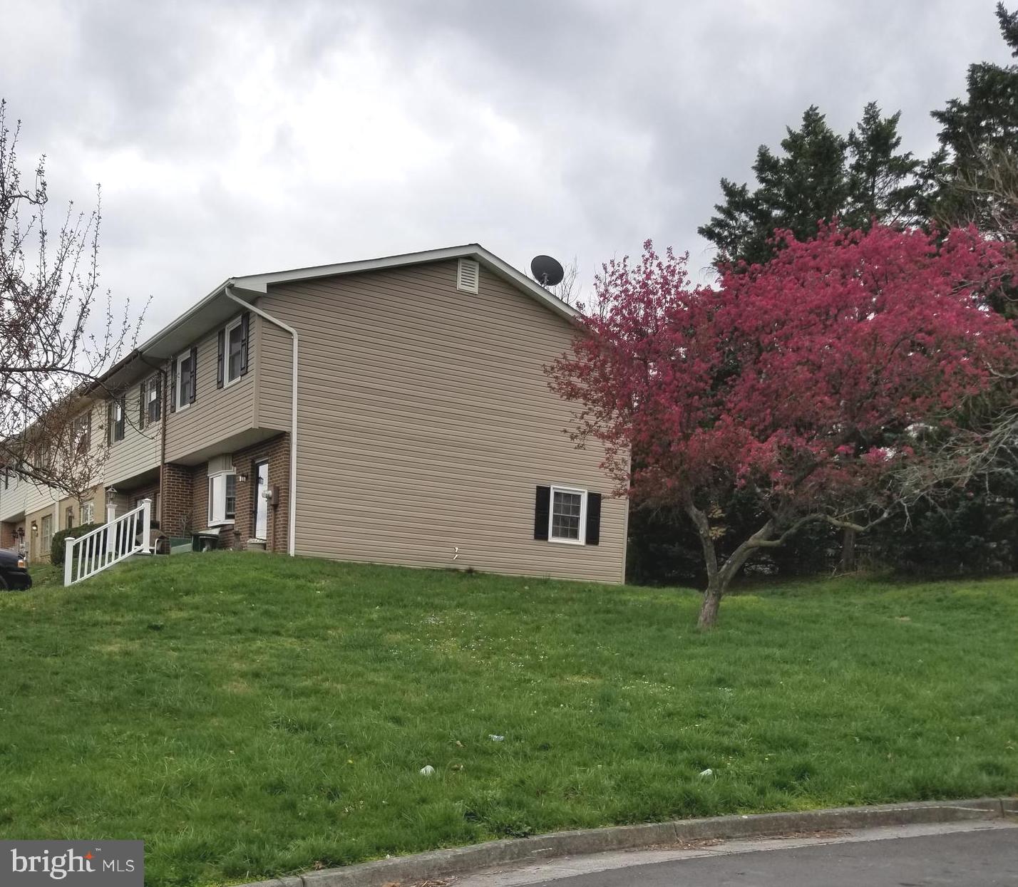 ASH HOLLOW ESTATES - Residential