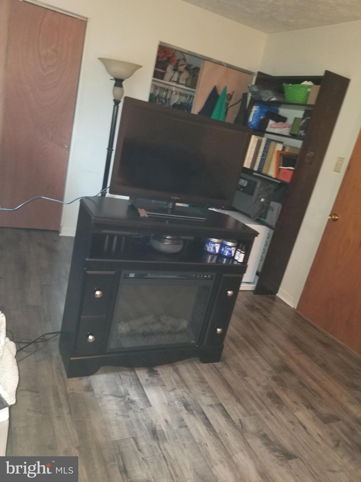 ASH HOLLOW ESTATES - Residential