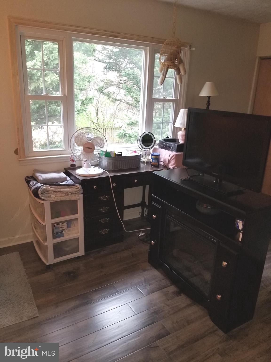 ASH HOLLOW ESTATES - Residential