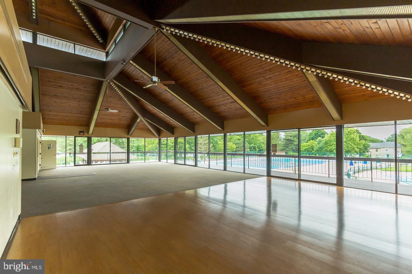 WILLOW WOOD - Residential