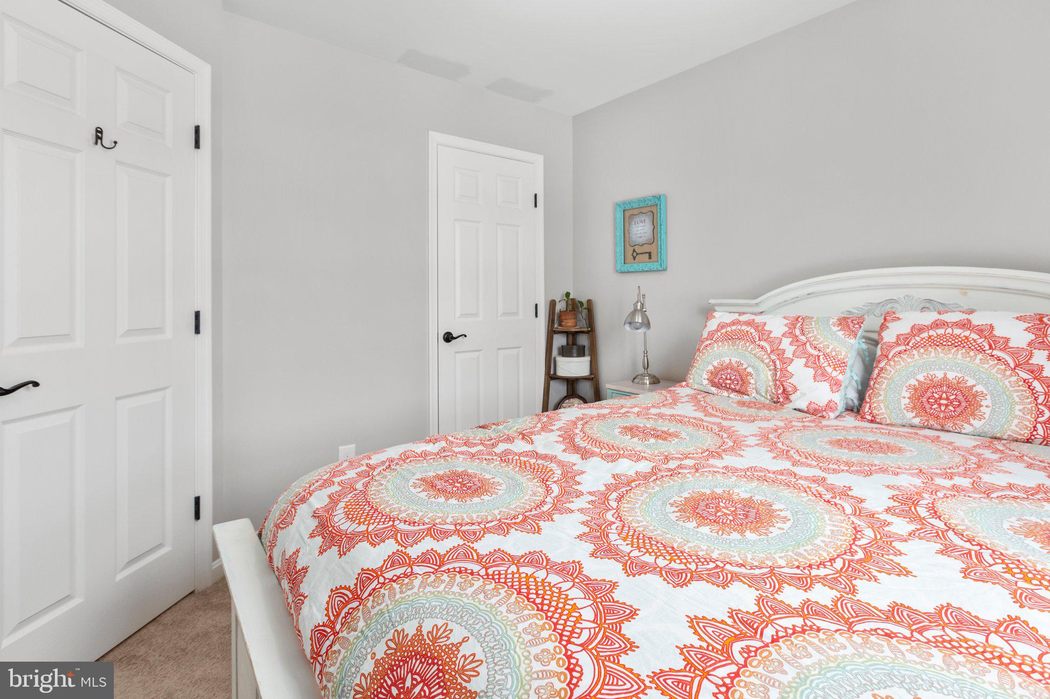 LAKESIDE - Residential