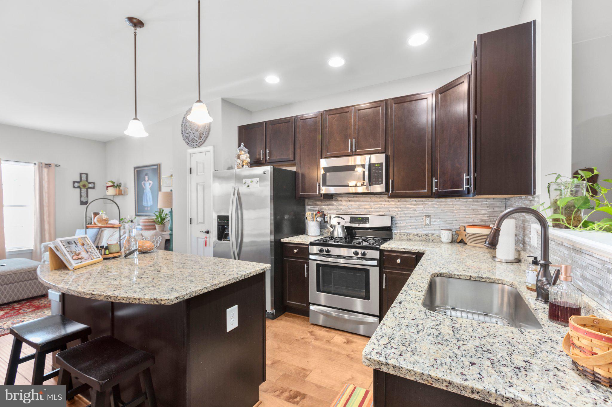 LAKESIDE - Residential