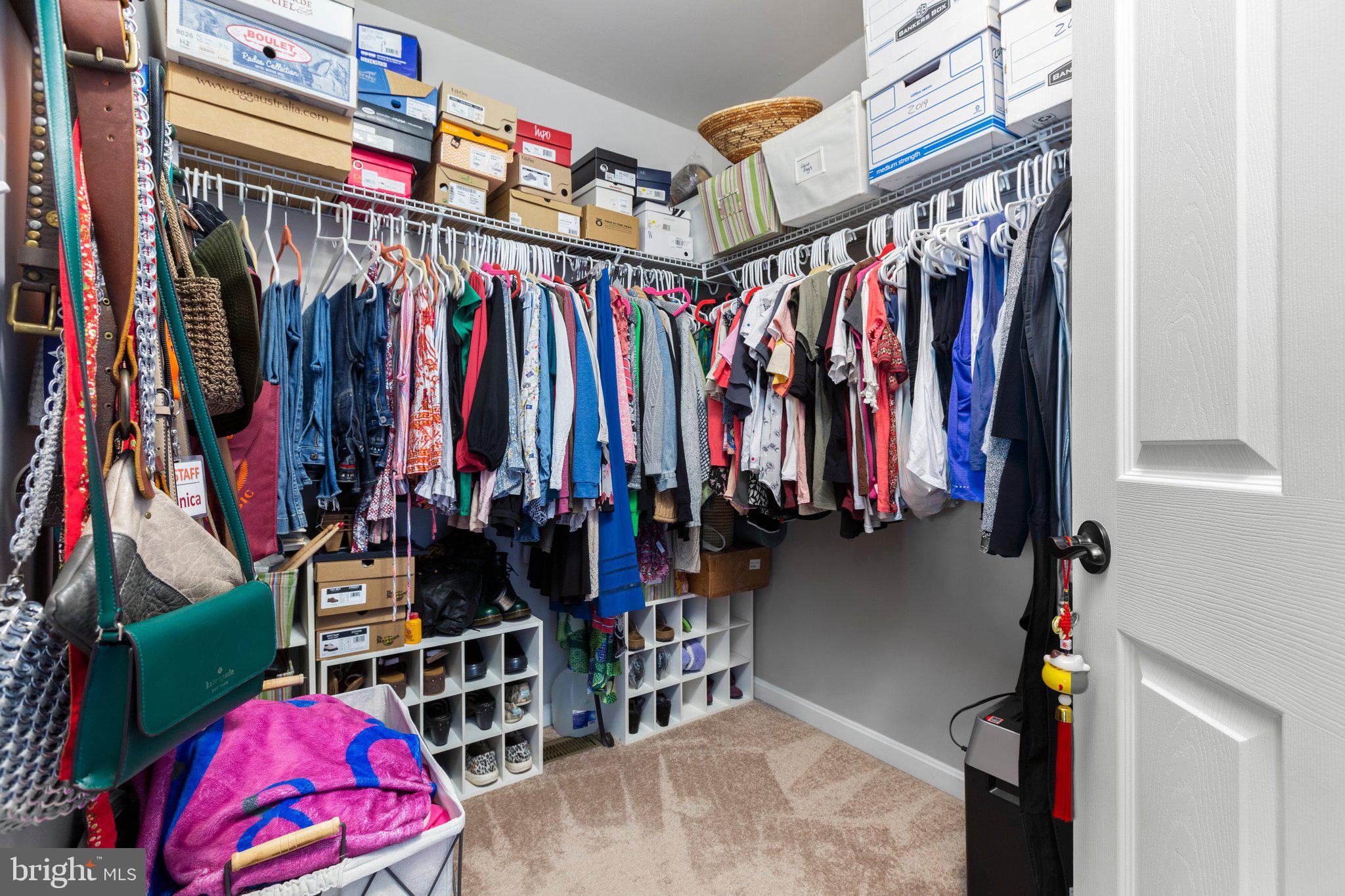 LAKESIDE - Residential