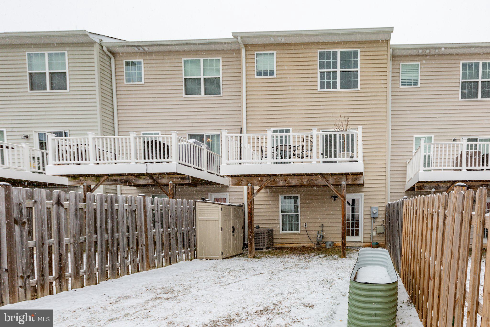 LAKESIDE - Residential