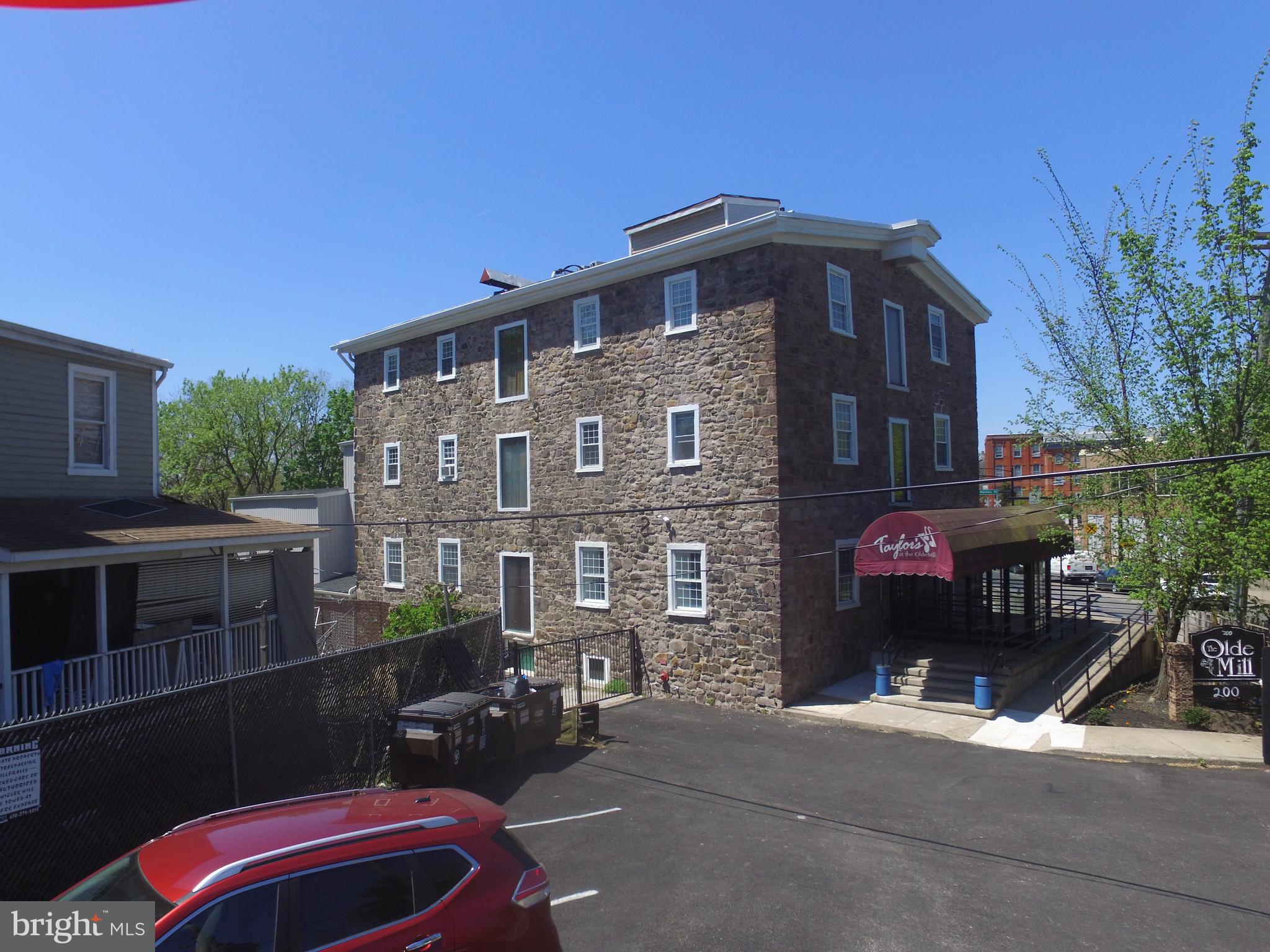 200 W MARSHALL STREET