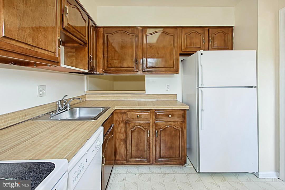 COLIN PLACE - Residential Lease