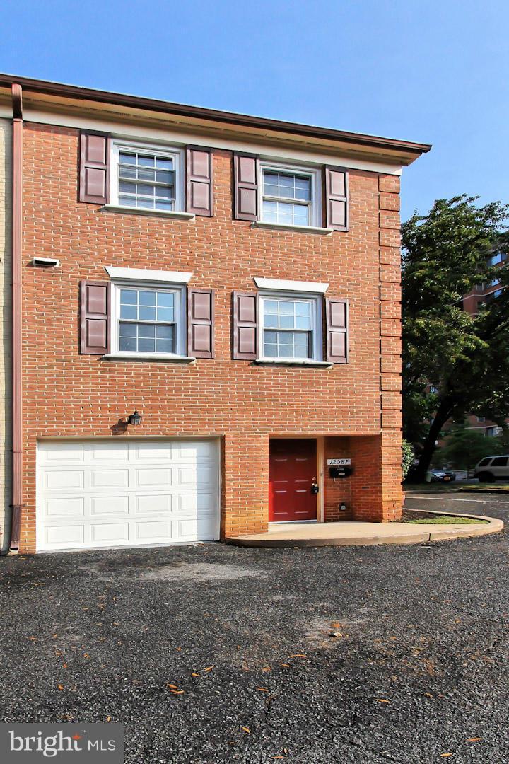 COLIN PLACE - Residential Lease